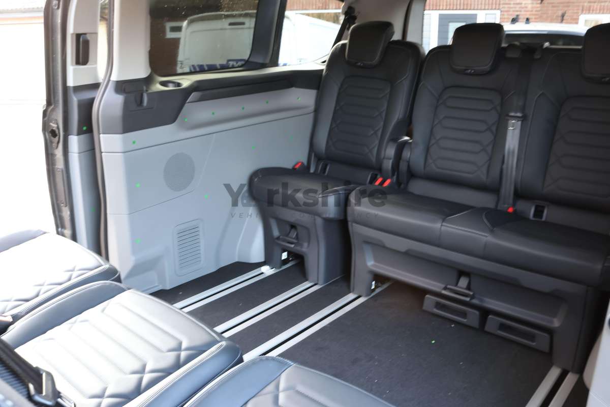 This is the Tourneo Custom 9-Seater Auto vehicle.